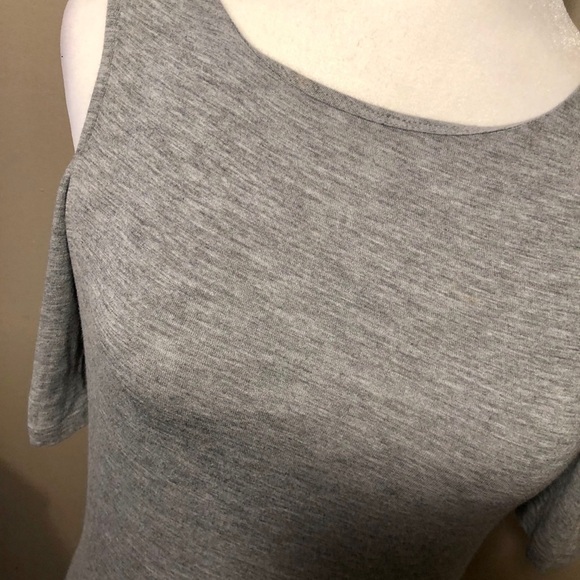 Philosophy Cold Shoulder Dress- ADORABLE And Comfy - Picture 5 of 8